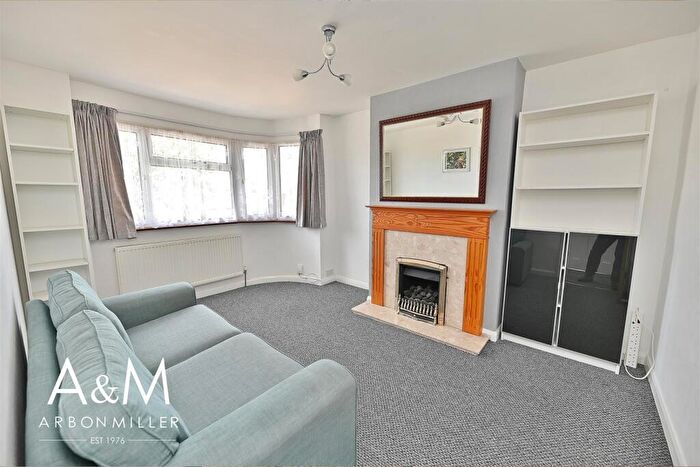 2 Bedroom Maisonette To Rent In Fullwell Avenue, Barkingside, IG6