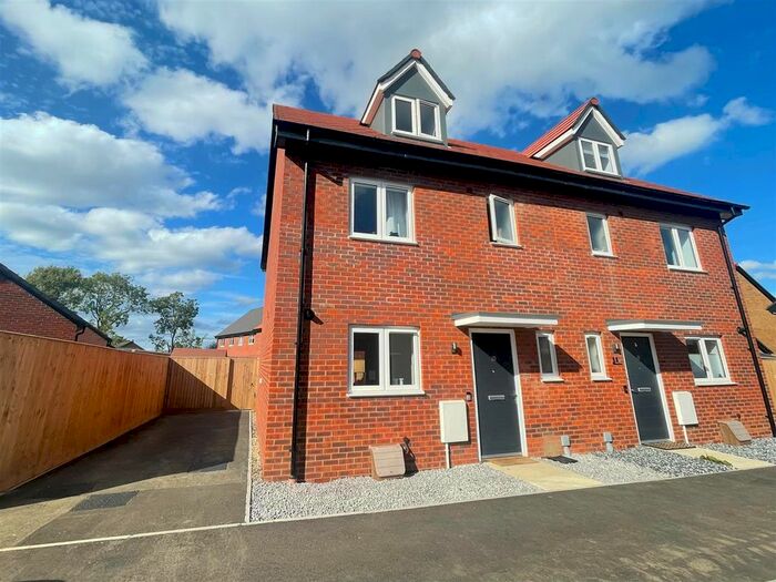 4 Bedroom Semi-Detached House To Rent In Clavell Close, Tattenhoe Park, Milton Keynes, MK4