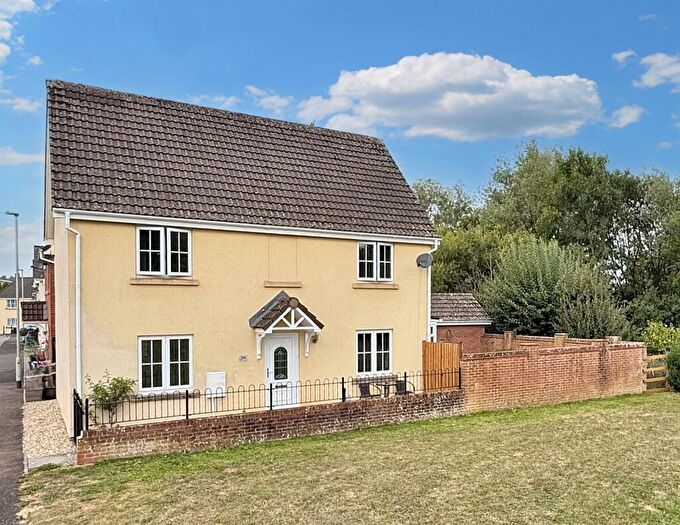 4 Bedroom Detached House For Sale In Waylands Road, Tiverton, EX16