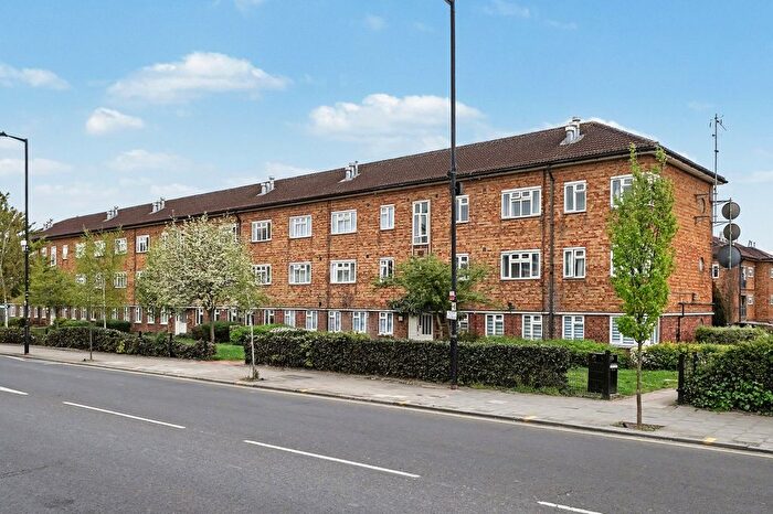 3 Bedroom Flat For Sale In Lordship Lane, London, N22