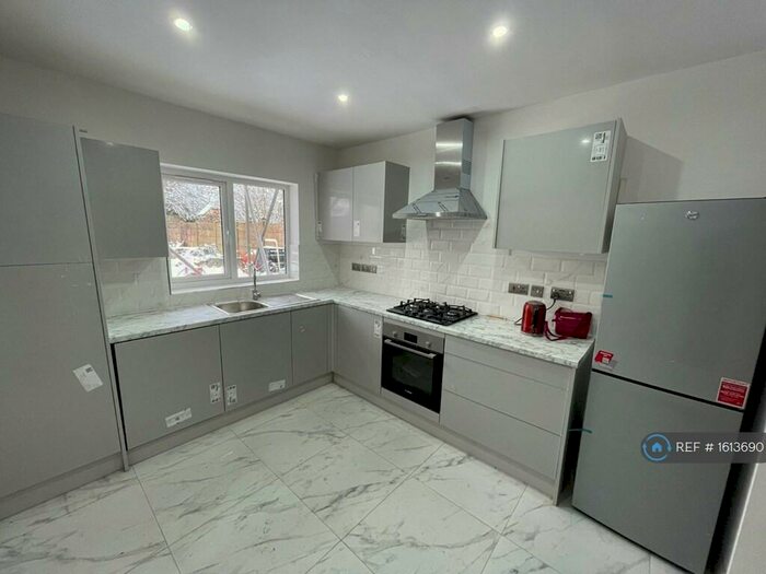 4 Bedroom Semi-Detached House To Rent In Hillcrest Road, Orpington, BR6