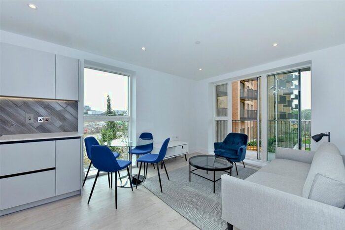 1 Bedroom Flat To Rent In Artesian House, Memorial Avenue, Slough, SL1