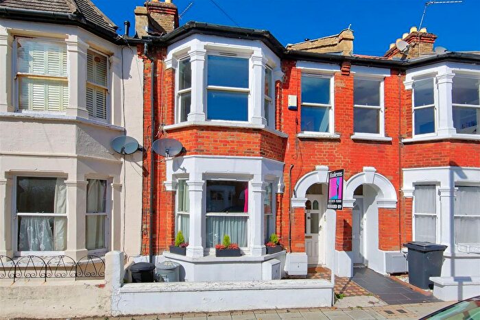 1 Bedroom Flat To Rent In Steerforth Street, London, SW18