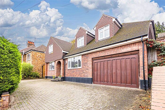 4 Bedroom Detached House For Sale In Rucklers Lane, Kings Langley, Hertfordshire, WD4