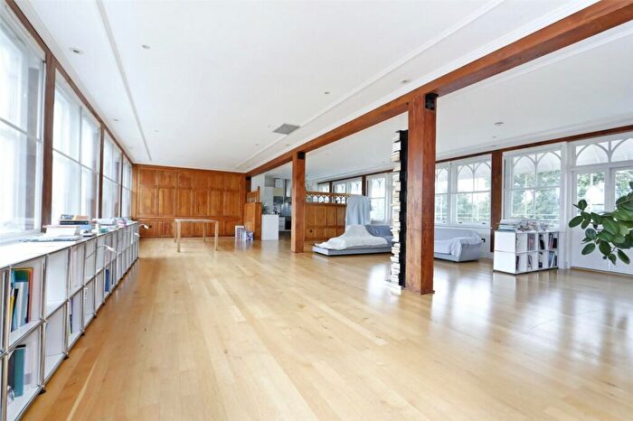 3 Bedroom Flat To Rent In North End Way, Hampstead, NW3