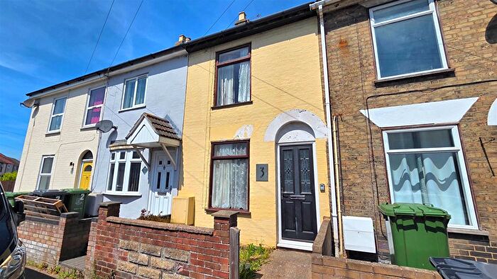 2 Bedroom Terraced House For Sale In Trafalgar Road East, Gorleston, NR31