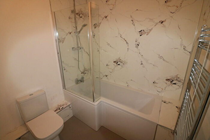 2 Bedroom Apartment To Rent In Hessle High Road, Hull, HU4