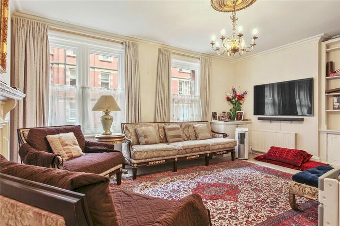 3 Bedroom Flat To Rent In Clarence Gate Gardens, Glentworth Street, Marylebone, London, NW1