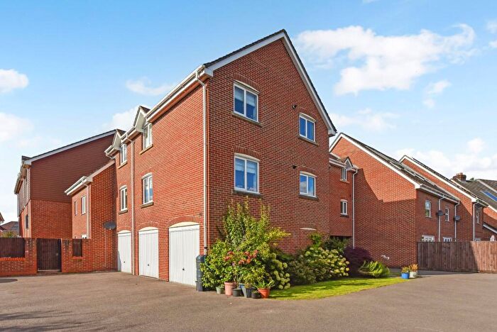 2 Bedroom Flat For Sale In Lapwing Way, Four Marks, Alton, Hampshire, GU34