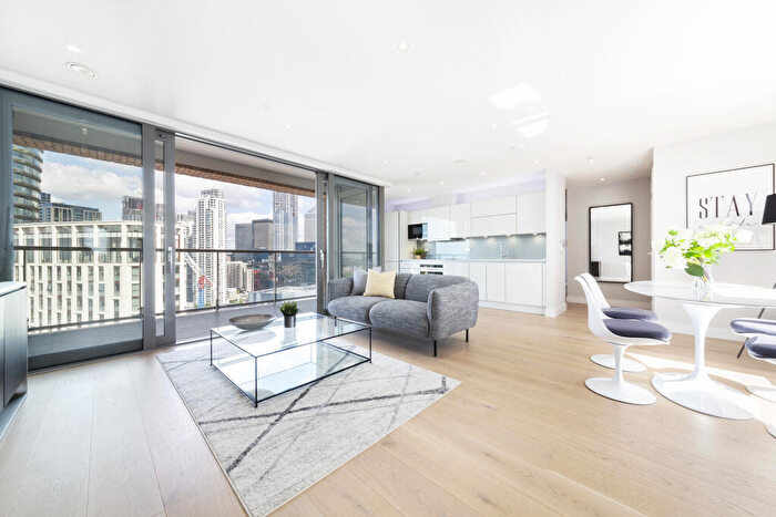 3 Bedroom Apartment To Rent In Heritage Tower, East Ferry Road, London, E14