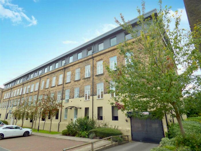 2 Bedroom Flat To Rent In Towpath Court, Britannia Wharf, Bingley, BD16