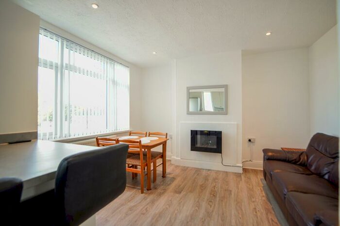 4 Bedroom End Of Terrace House To Rent In Southmead Road, Westbury-on-Trym, Bristol, BS10