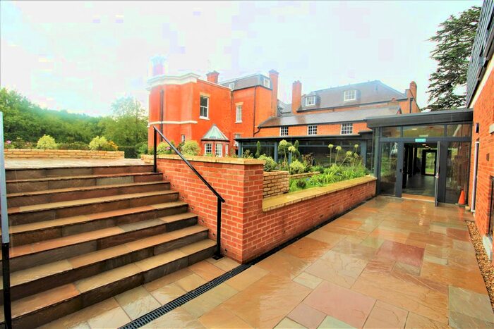 Studio To Rent In Earls Corner, Blanche Lane, South Mimms, Potters Bar, EN6