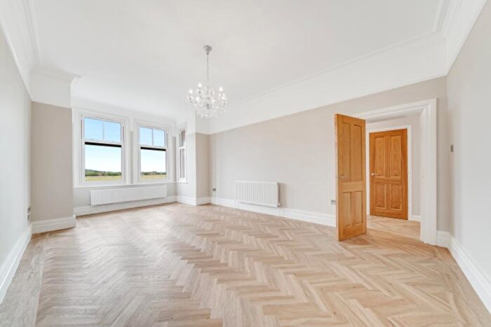 2 Bedroom Maisonette For Sale In Stanley Road, CH47
