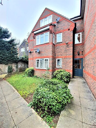 2 Bedroom Flat To Rent In Farley Hill, Luton, LU1