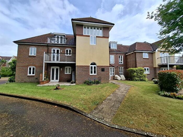 2 Bedroom Flat For Sale In Idsworth Down, Petersfield, GU31
