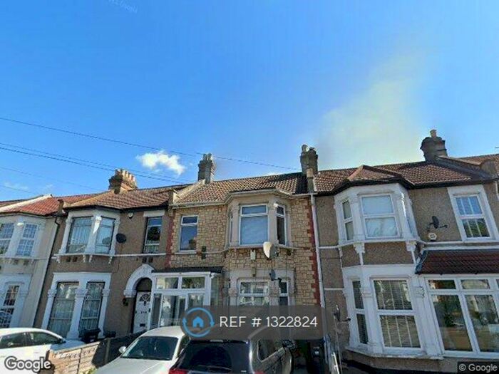 3 Bedroom Terraced House To Rent In Wanstead Park Road, Ilford IG1