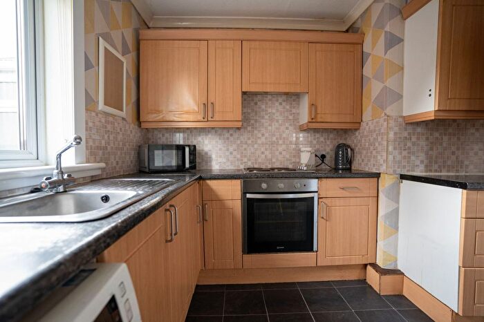 2 Bedroom Semi Detached House For Sale In Wedderburn Street, Dunfermline, KY11