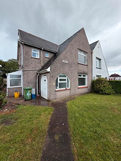 3 Bedroom Semi Detached House To Rent In Glyndwr Road, Cardiff, CF5