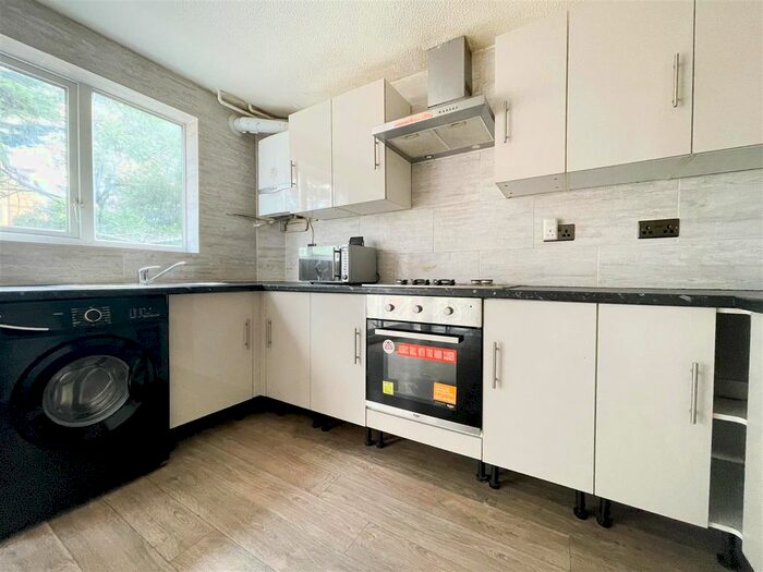 3 Bedroom Terraced House To Rent In Parsonage Road, Grays, RM20
