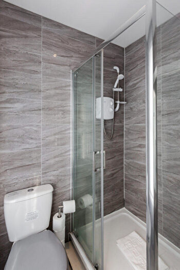 7 Bedroom Terraced House To Rent In Pemberton Road (Hmo Liverpool), L13