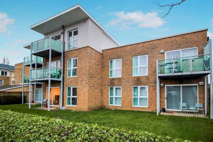 1 Bedroom Flat To Rent In Nicholls Close, Caterham, CR3