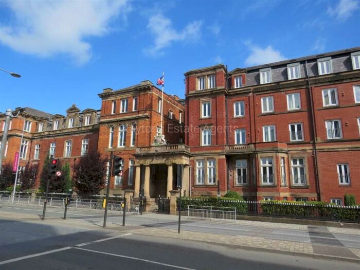 2 Bedroom Apartment To Rent In The Royal, Wilton Place, M3