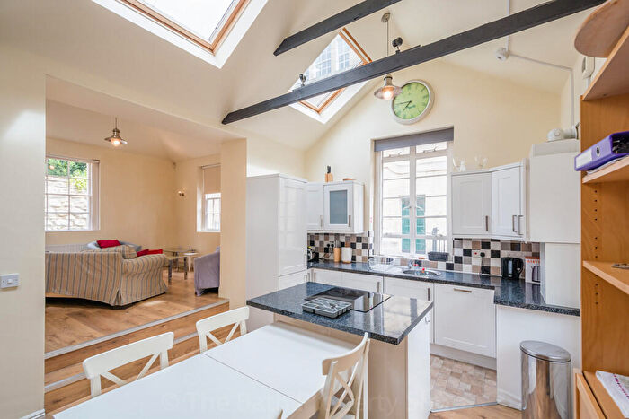 2 Bedroom Flat To Rent In Barton Buildings, Bath, BA1