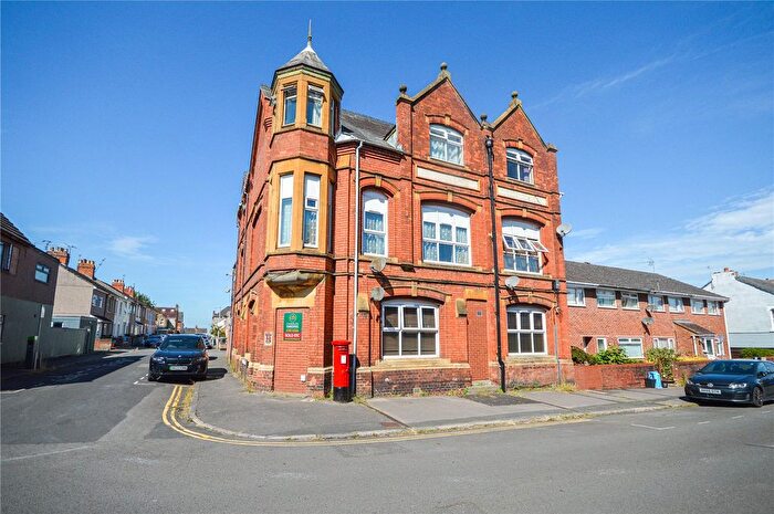 2 Bedroom Flat To Rent In Hythe Road, Old Town, Swindon, SN1