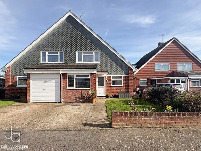 4 Bedroom Semi-Detached House For Sale In Carolina Way, Tiptree, CO5