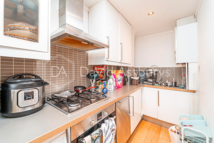 1 Bedroom Flat To Rent In Holloway Road, Highbury, London, N7