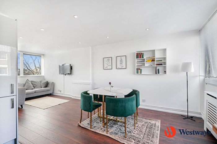 2 Bedroom Flat To Rent In Appleford Road, North Kensington, London, W10