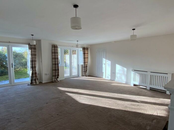 4 Bedroom Semi-Detached House To Rent In Berry Close, NN7