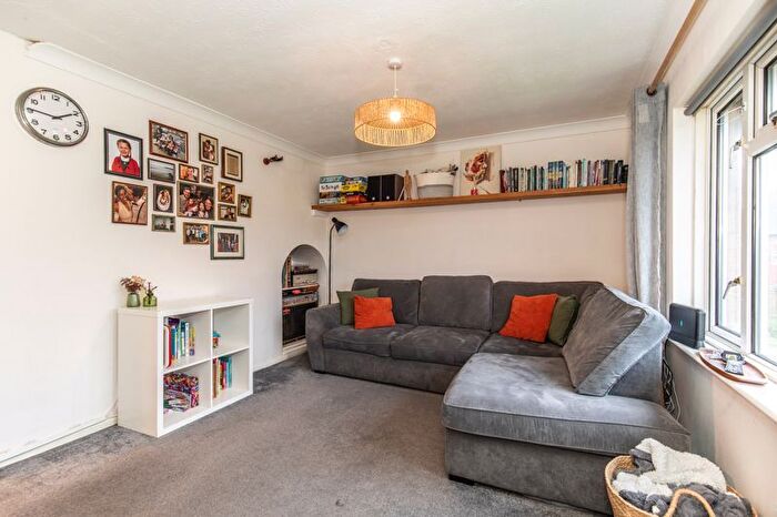 2 Bedroom Maisonette For Sale In Alderbrook Close, Crowborough, TN6