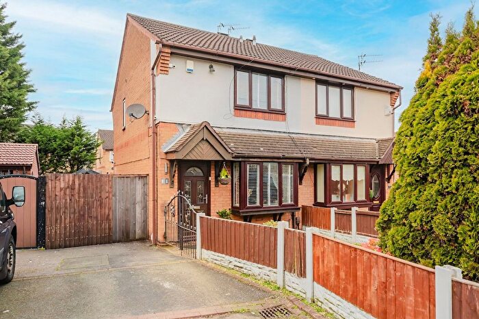 3 Bedroom Semi Detached House For Sale In Langdale Close, Kirkby, L32