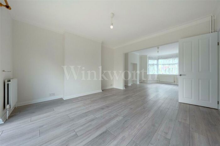 3 Bedroom House To Rent In The Vale, London, NW11
