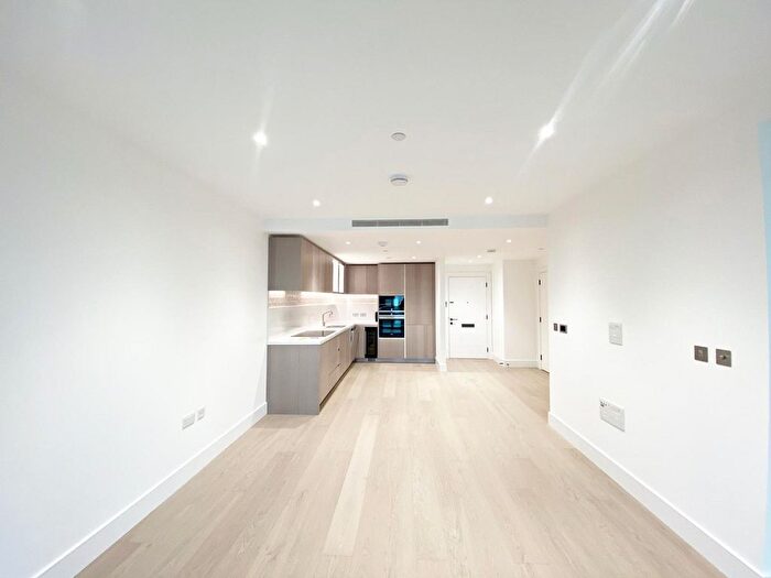 1 Bedroom Flat To Rent In Prince Of Wales Drive, London, SW11