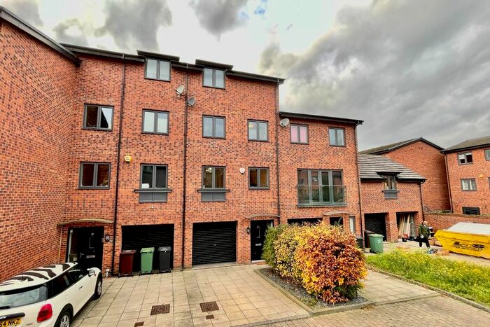 4 Bedroom Terraced House To Rent In Twine Street, Hunslet, Leeds, LS10