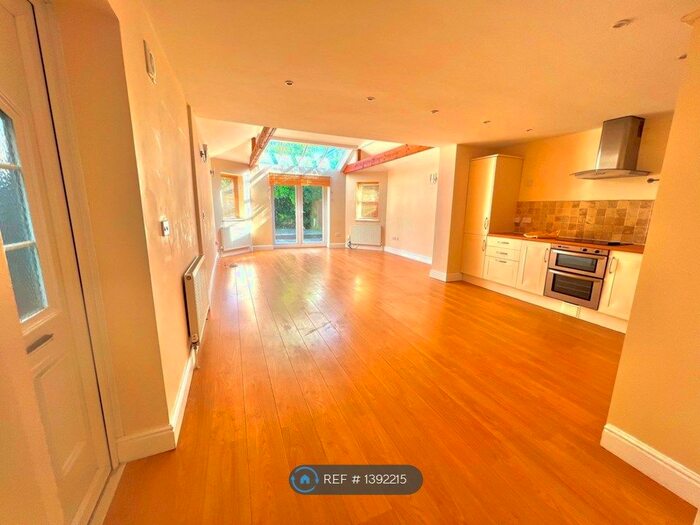 3 Bedroom Semi-Detached House To Rent In Kings Road, Kingston Upon Thames, KT2