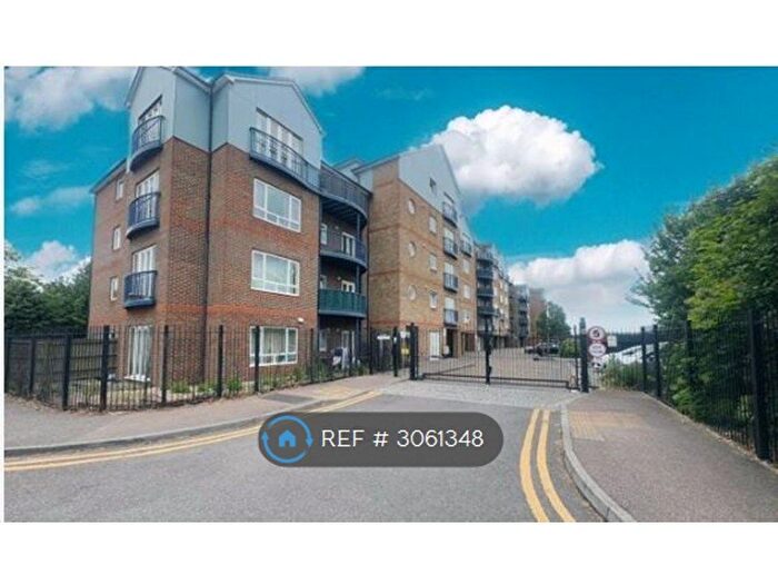 2 Bedroom Flat To Rent In Argent St, Grays, RM17