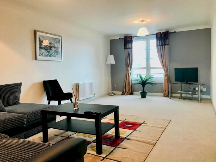 3 Bedroom Flat To Rent In Powderhall Rigg, Broughton, Edinburgh, EH7