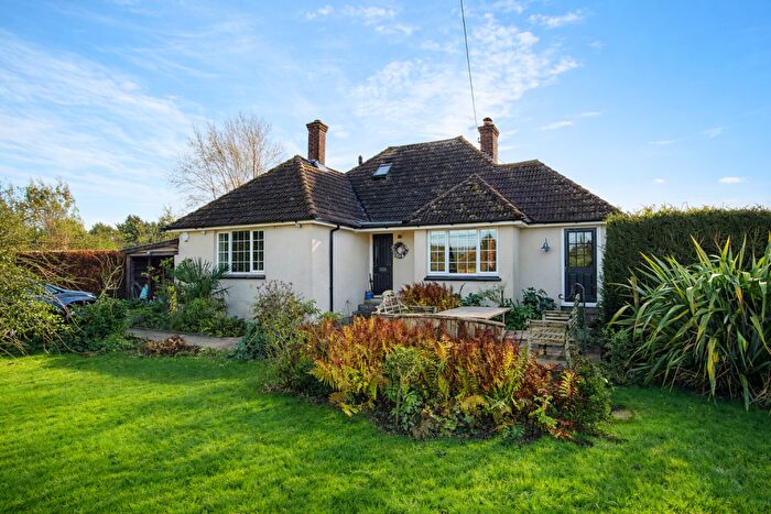 4 Bedroom Chalet For Sale In Denton Lane, Wootton, Canterbury, CT4