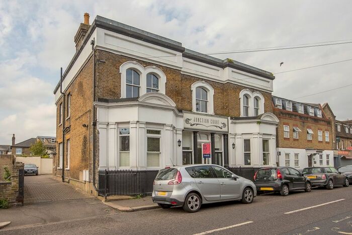1 Bedroom Flat To Rent In Station Road, Hampton, TW12