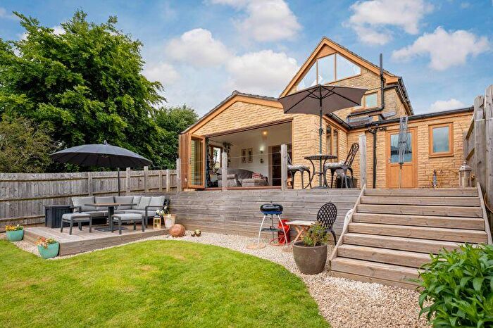 5 Bedroom Detached House For Sale In Newlands, Kings Sutton - No Onward Chain, OX17