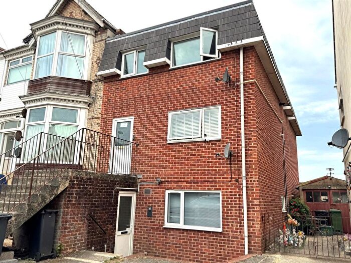 2 Bedroom Flat To Rent In Franklin Road, Weymouth, DT4