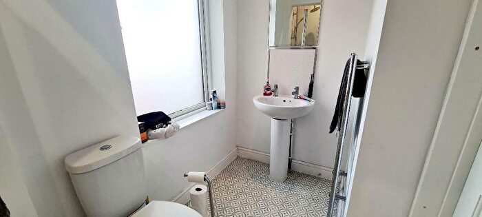 1 Bedroom Flat To Rent In West Street, Hucknall, NG15