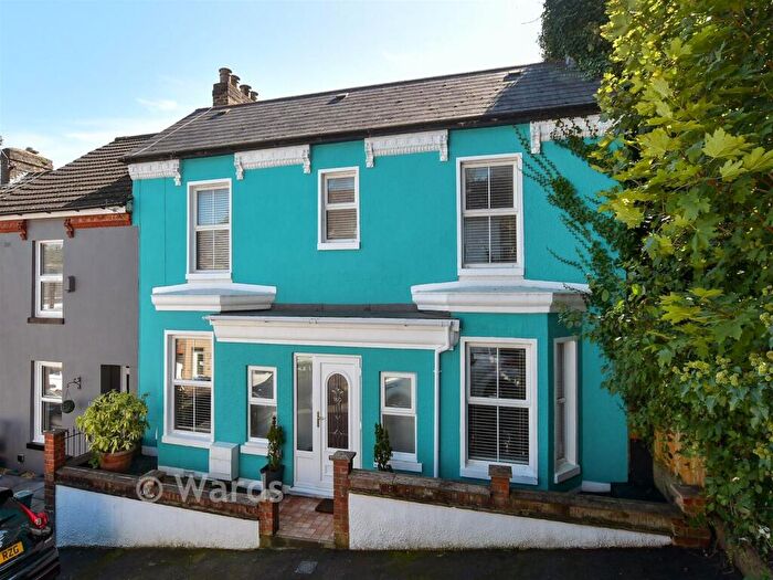 3 Bedroom End Of Terrace House For Sale In Woods Place, Dover, Kent, CT17