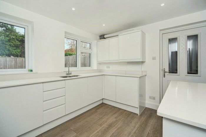 2 Bedroom Apartment To Rent In Long Grove, Seer Green, Beaconsfield, HP9