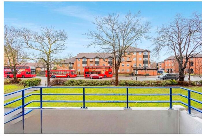 2 Bedroom Flat For Sale In Glebe Court, Mitcham, London, CR4