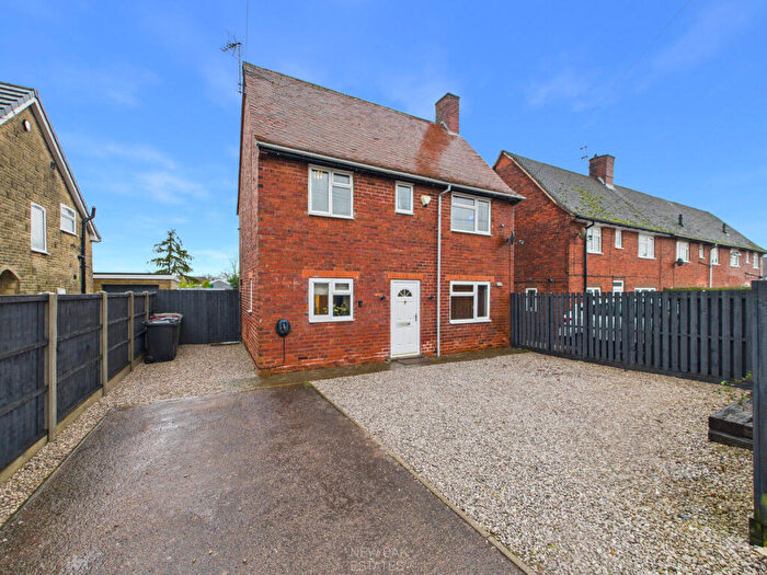 2 Bedroom Detached House For Sale In Heath Road, Holmewood, S42